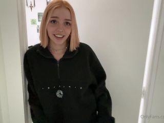 BabyFooji - Horny GF